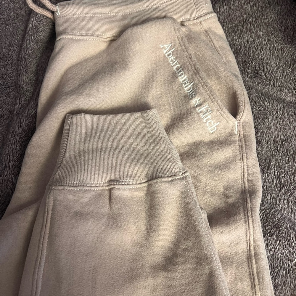 Abercrombie & Fitch pink soft a & f bottoms - Picture 5 of 8